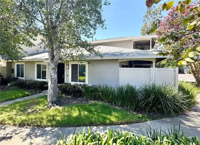 MLS: PW25183107 Condo For Sale