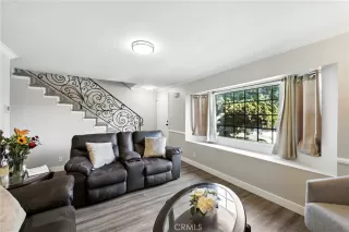 Photo #1: PW25183400 Listing 