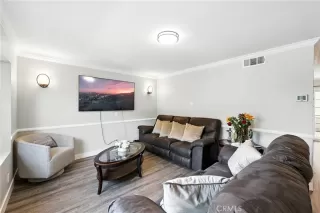 Photo #3: PW25183400 Listing 