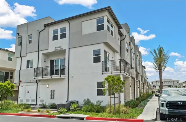 MLS: PW25184835 Condo For Sale