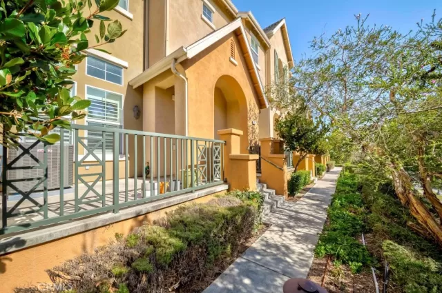 MLS: PW25186156 Condo For Sale