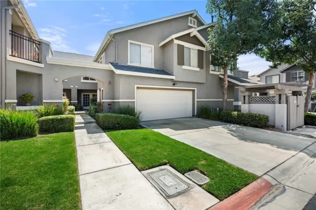 MLS: PW25186372 Condo For Sale