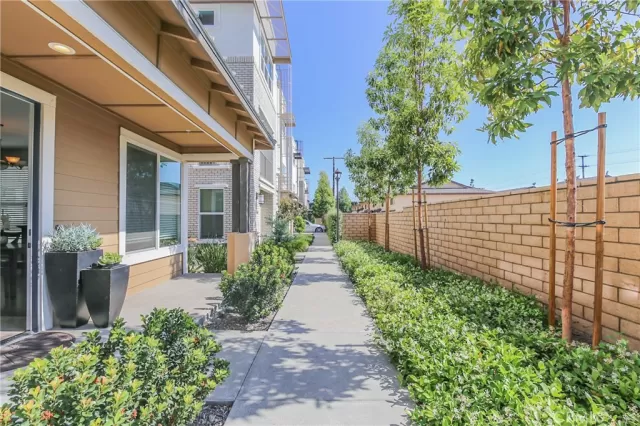 MLS: PW25189504 Condo For Sale