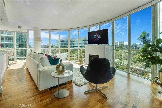 MLS: PW25189578 Condo For Sale