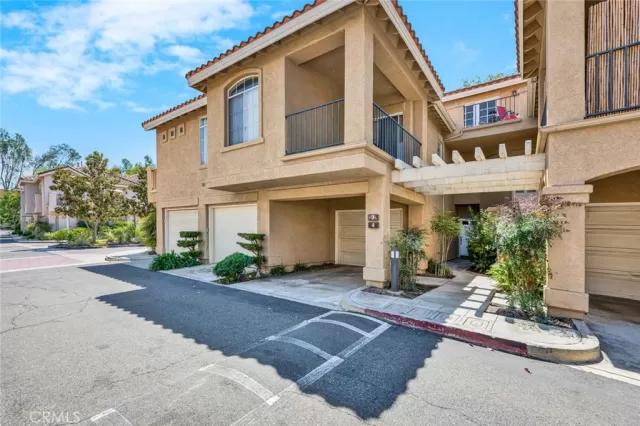 MLS: PW25192328 Condo For Sale