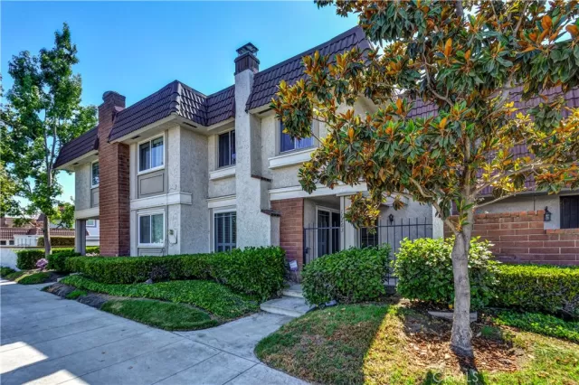 MLS: PW25192527 Condo For Sale