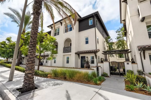 MLS: PW25192563 Condo For Sale