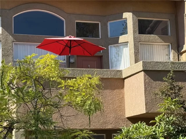 MLS: PW25195739 Condo For Sale