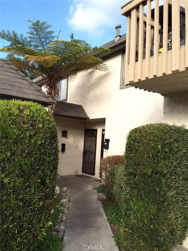 MLS: PW25196411 Condo For Sale