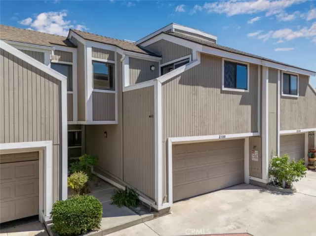 MLS: PW25197277 Condo For Sale