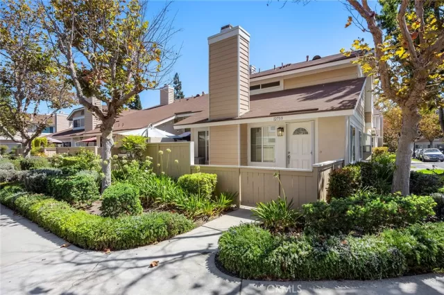 MLS: PW25197788 Condo For Sale