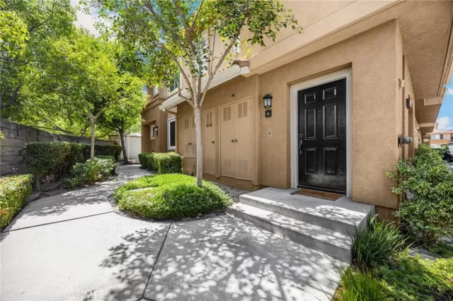 MLS: PW25199530 Condo For Sale