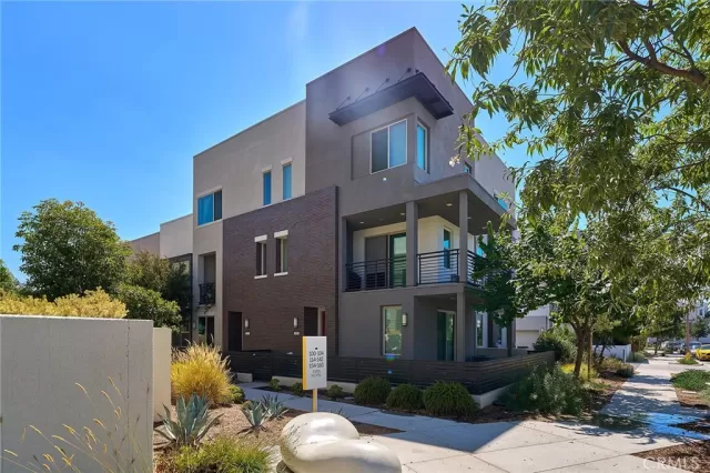 MLS: PW25209933 Condo For Sale