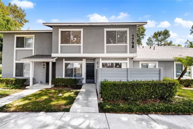 MLS: PW25215211 Condo For Sale