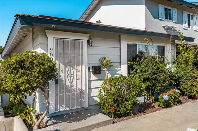 MLS: PW25215835 Condo For Sale