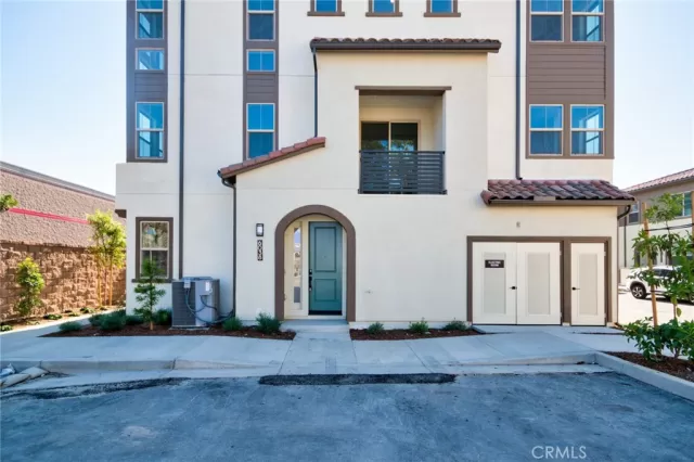 MLS: PW25216324 Condo For Sale