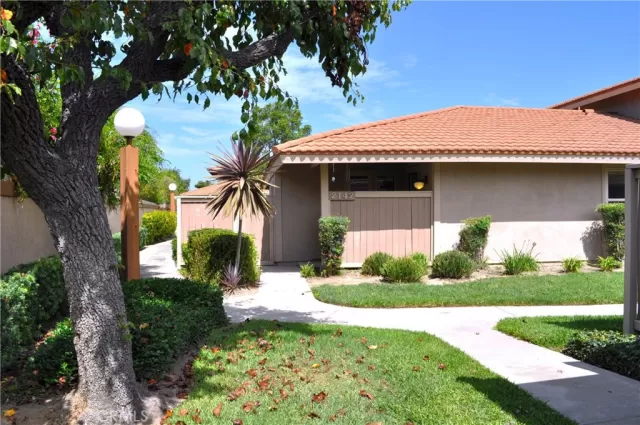 MLS: PW25219129 Condo For Sale