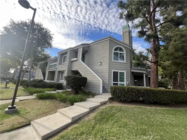 MLS: PW25219471 Condo For Sale