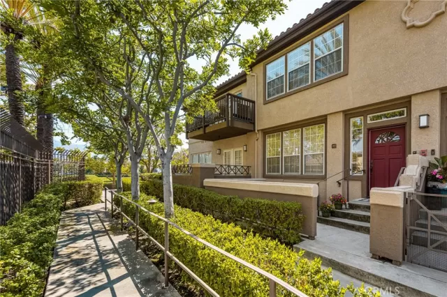 MLS: PW25223141 Condo For Sale