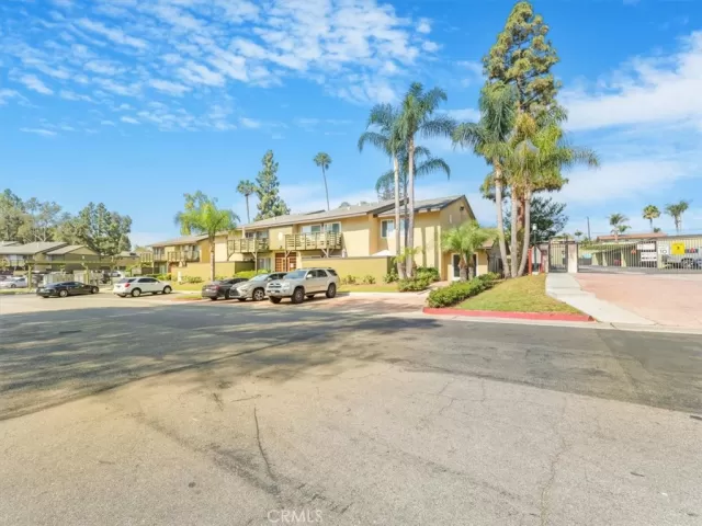 MLS: PW25226720 Condo For Sale