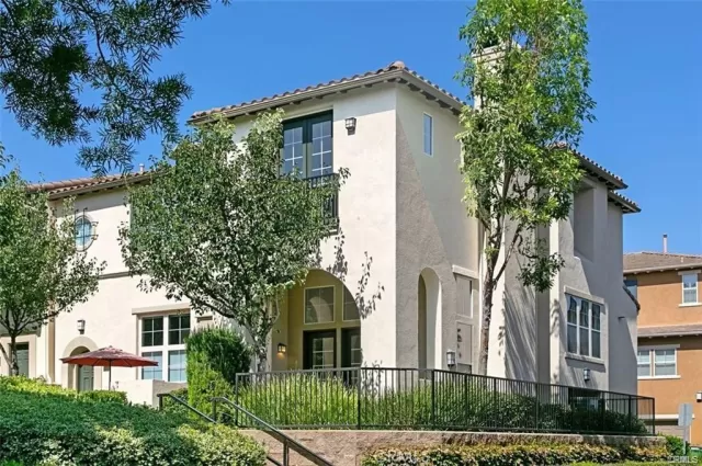 MLS: PW25228738 Condo For Sale