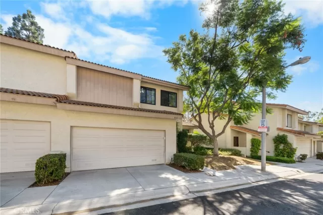 MLS: PW25230179 Condo For Sale