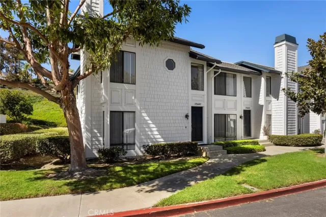 MLS: PW25230501 Condo For Sale