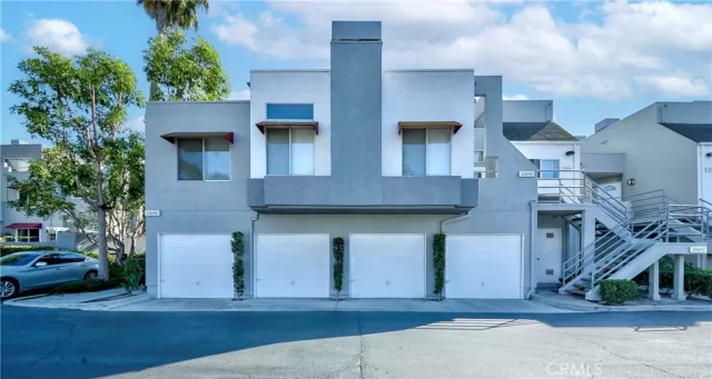 MLS: PW25231631 Condo For Sale