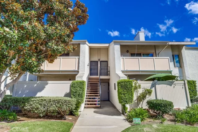 MLS: PW25232572 Condo For Sale