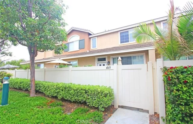 MLS: PW25232953 Condo For Sale