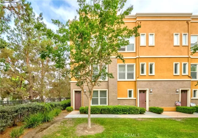 MLS: PW25233200 Condo For Sale