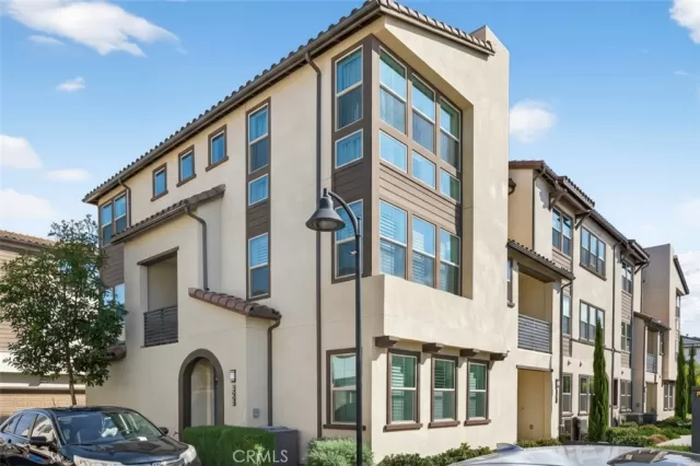 MLS: PW25234289 Condo For Sale