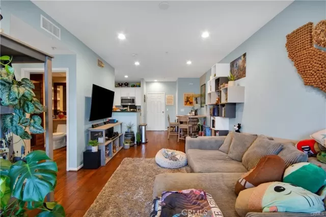 MLS: PW25237881 Condo For Sale