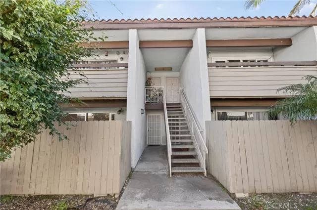 MLS: PW25240359 Condo For Sale