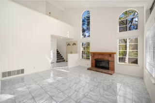 Photo #4: PW25242213 Listing 