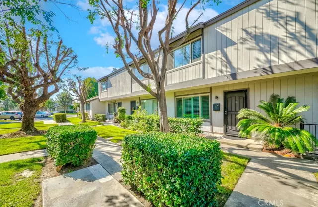 MLS: PW25242731 Condo For Sale