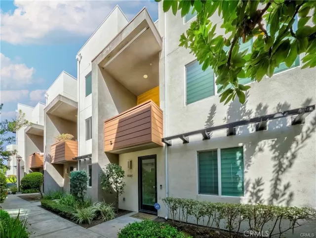 MLS: PW25245637 Condo For Sale