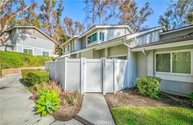 MLS: PW25247081 Condo For Sale