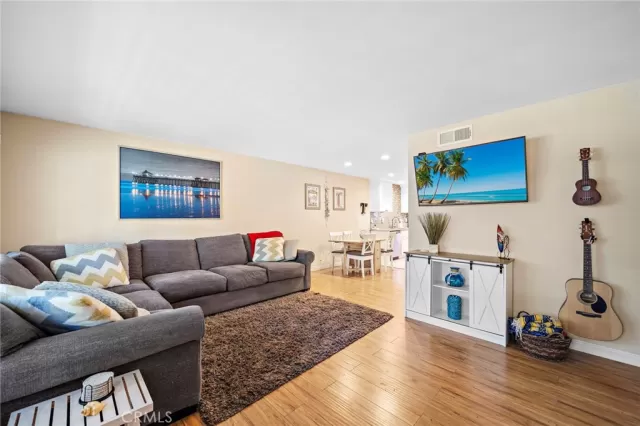 MLS: PW25248947 Condo For Sale