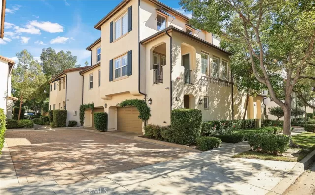 MLS: PW25250979 Condo For Sale