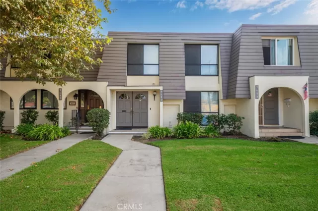 MLS: PW25250990 Condo For Sale