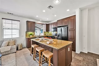 Photo #3: PW25251312 Listing