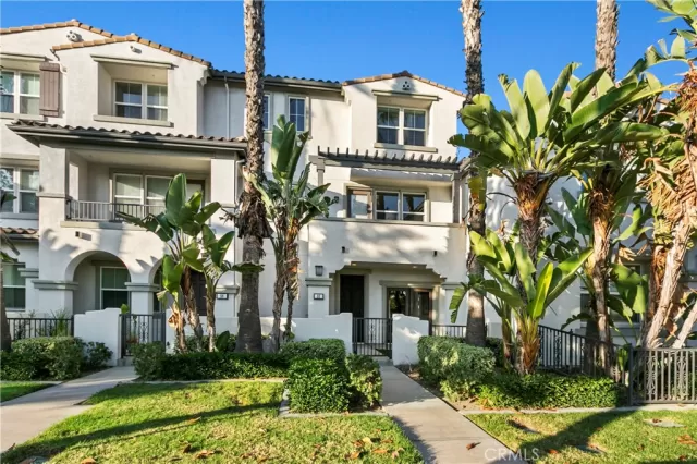 MLS: PW25251326 Condo For Sale