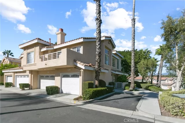 MLS: PW25251988 Condo For Sale