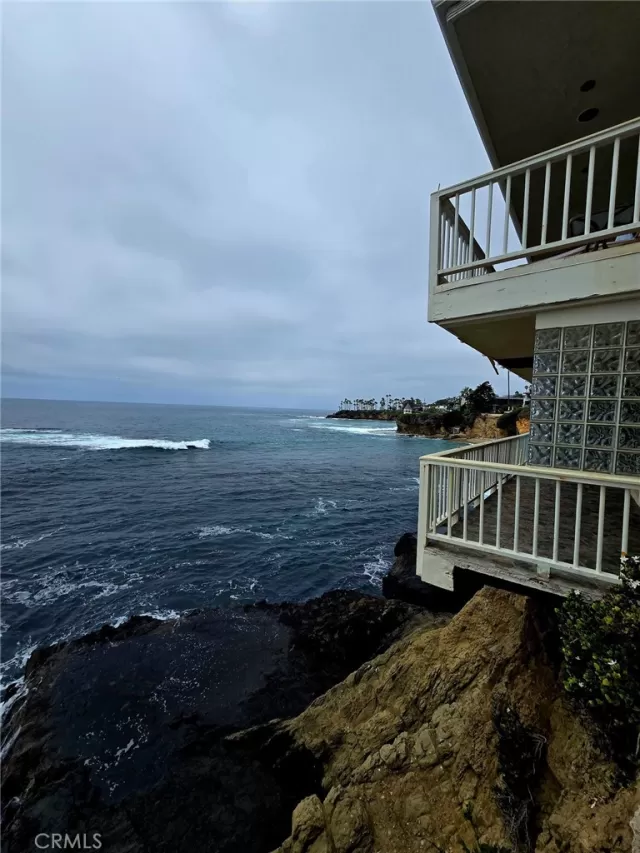 MLS: PW25252402 Condo For Sale