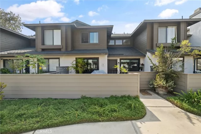 MLS: PW25253581 Condo For Sale