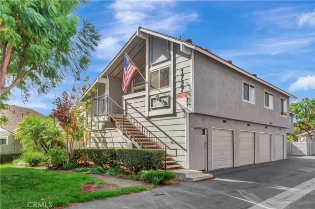 MLS: PW25253686 Condo For Sale