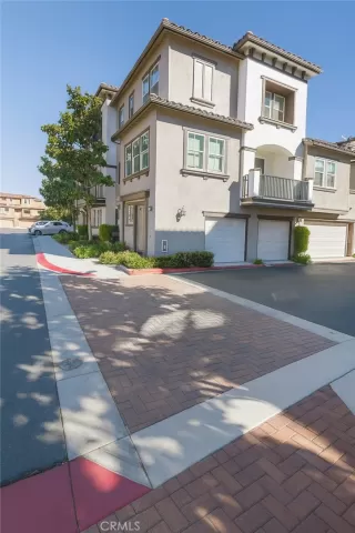 Photo #2: PW25255600 Listing