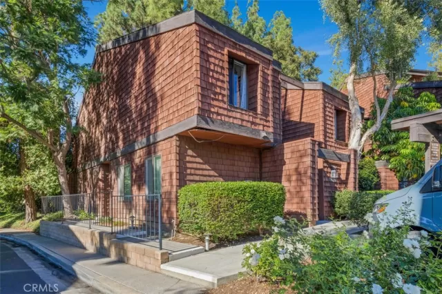 MLS: PW25256945 Condo For Sale