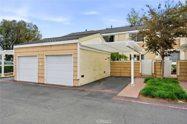 MLS: PW25262435 Condo For Sale